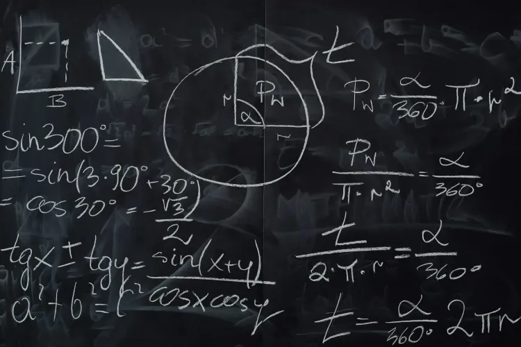 Lygybių sin^2 α+cos^2 α=1 ir tgα=sin⁡ α/cos ⁡α įrodymas bei taikymas smailiojo kampo sinuso, kosinuso ir tangento reikšmėms apskaičiuoti.